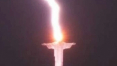 브라질 리우 예수상 머리 위에 벼락이…순간 포착 사진 화제