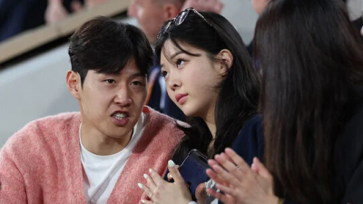이강인, '2살연상' 여친 첫 공개