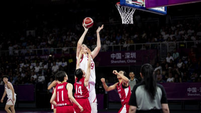 FIBA도 주목한 ‘중국 18세 220cm 여자 거인’ 장쯔위