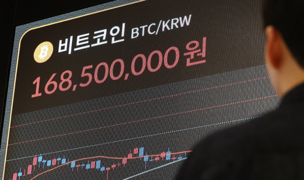 10억 초과 코인 보유자 1만명 넘었다…20대도 137명