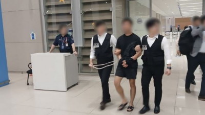 대기업 회장·연예인도 당했다…계좌서 380억 빼돌린 범죄조직 총책 송환