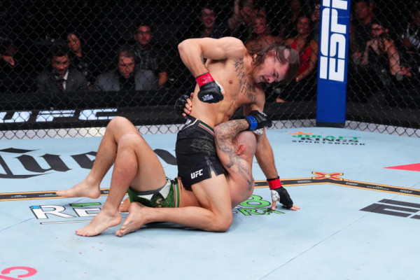 UFC 페더급 랭킹 2위 디에고 로페스, 타이틀 도전 발판 마련