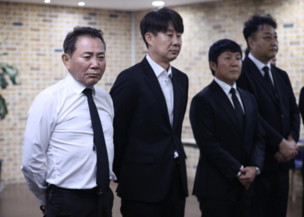 고 전유성 묘비명은 '웃지마, 너도 곧 와'…마지막까지 '웃음' 전했다