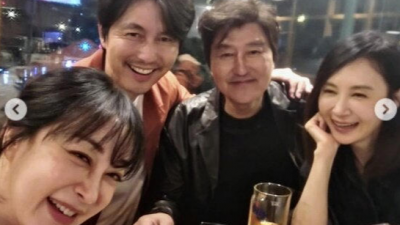 정우성, 근황 포착…덥수룩한 콧수염