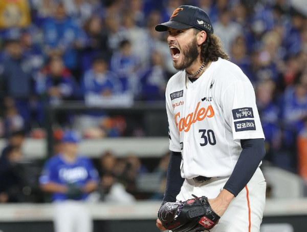 LG 손주영과 한화 폰세가 29일 한국시리즈(KS) 3차전에서 선발 투수로 대결