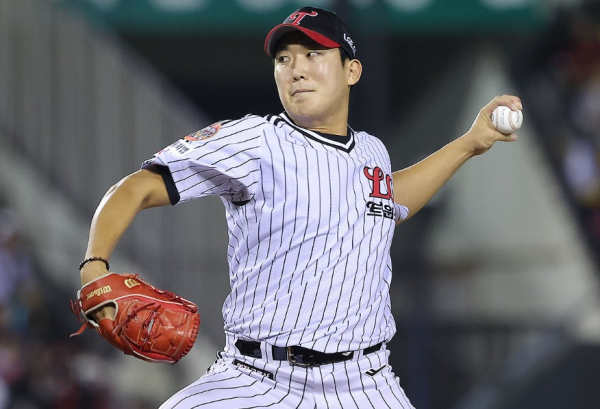 LG 손주영과 한화 폰세가 29일 한국시리즈(KS) 3차전에서 선발 투수로 대결