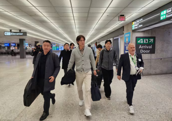 홍명보 감독, WC 조 추첨 위해 미국에 입성