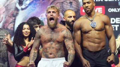 19일 카세야 센터에서 열린 계체에서 폴은 216.7파운드(98.29kg), 조슈아는 243.4파운드(110.40kg)로 계체를 통과했다.