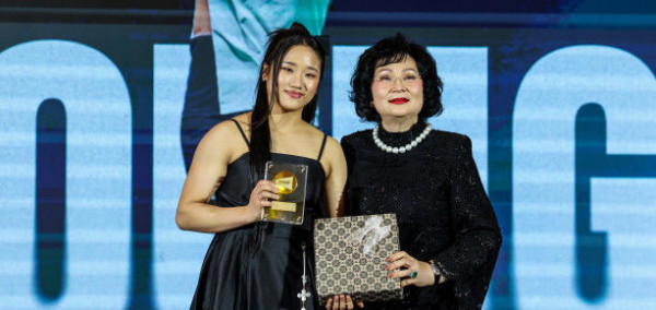 ‘셔틀콕 여제’ 안세영, 3년 연속 올해의 女 선수