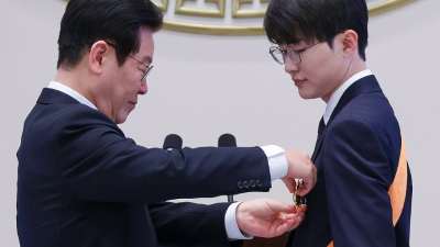 '페이커' 이상혁이 체육훈장 청룡장을 받았다.