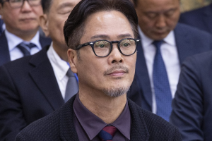 홍익대, '성폭행 의혹' 뮤지컬배우 남경주 부교수 직위해제