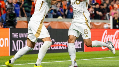 '2도움·2퇴장유도' 손흥민 원맨쇼! LAFC, 휴스턴 2-0 꺾고 리그 2연승