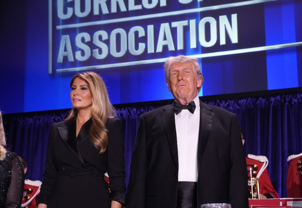 '멜라니아 과부' 논란…트럼프 부부, 엄정대응 요구