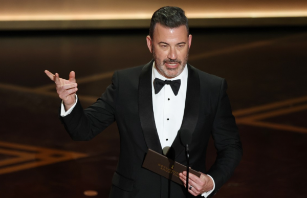 '멜라니아 과부' 논란…트럼프 부부, 엄정대응 요구