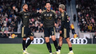 생애 처음으로 한 경기에서 4개의 도움을 작성한 손흥민