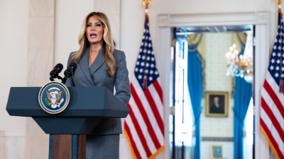 도널드 트럼프 대통령의 부인 멜라니아 엡스타인이 트럼프 소개한 것 아냐