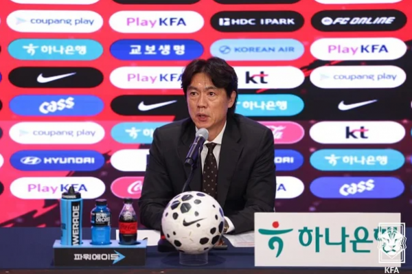 홍명보 감독이 이끄는 축구대표팀이 북중미월드컵에 나설 최종 엔트리 26명의 명단을 발표