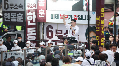 지지율 1위 등극 무소속 맞아? 한동훈, 선거운동 '차별화' 통했다