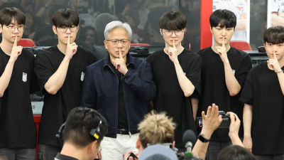 젠슨 황 엔비디아 최고경영자(CEO)가 5일 서울 마포구 'T1 베이스 캠프'를 방문