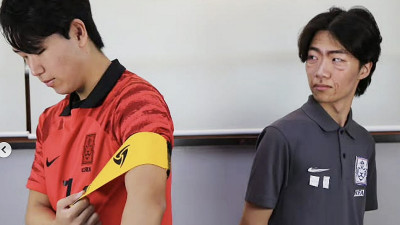 홍명보·참교육·젠슨 황…의정부고 패러디 졸업사진 화제