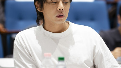유아인, 3년 만 스크린 복귀…장재현 감독 '뱀피르' 주연