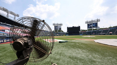 '폭염 비상' 프로야구 멈춘다...KBO, 이틀간 전 경기 취소